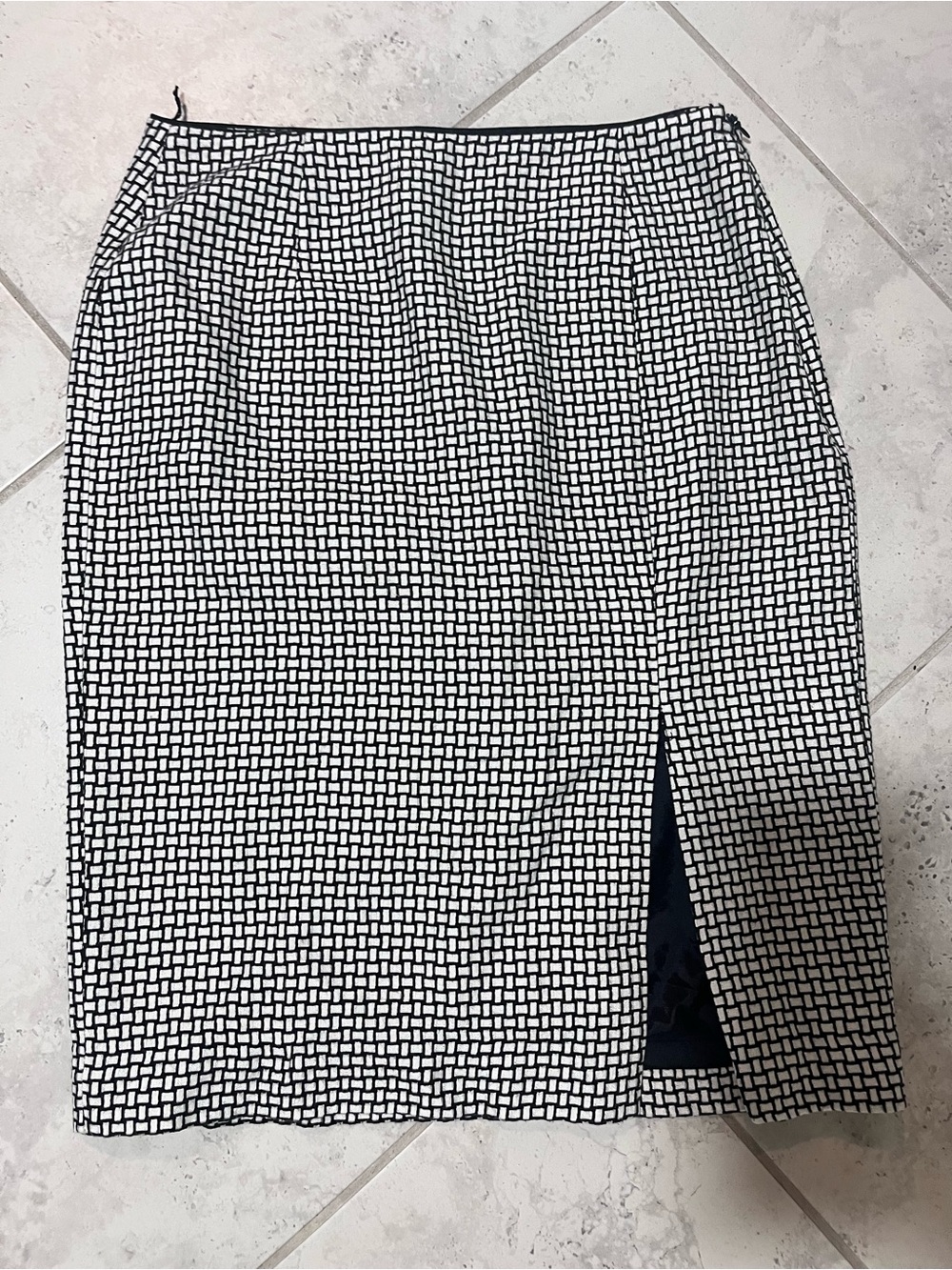 White House Black Market Black and White Geometric Pencil Skirt